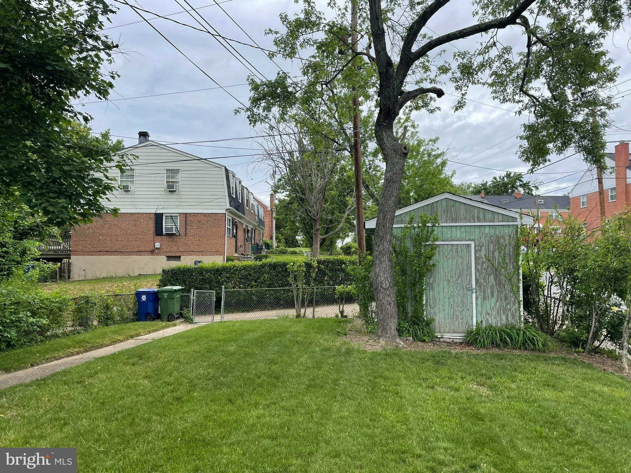 1650 Hartsdale Road Baltimore, MD 21239 - Photo 4 of 33 rear