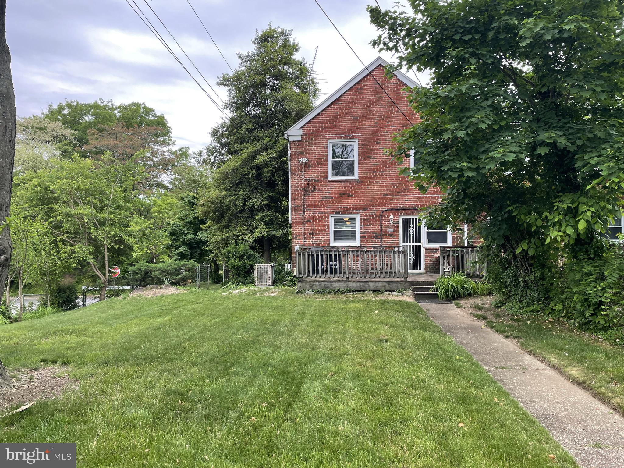 1650 Hartsdale Road Baltimore, MD 21239 - Photo 6 of 33 rear