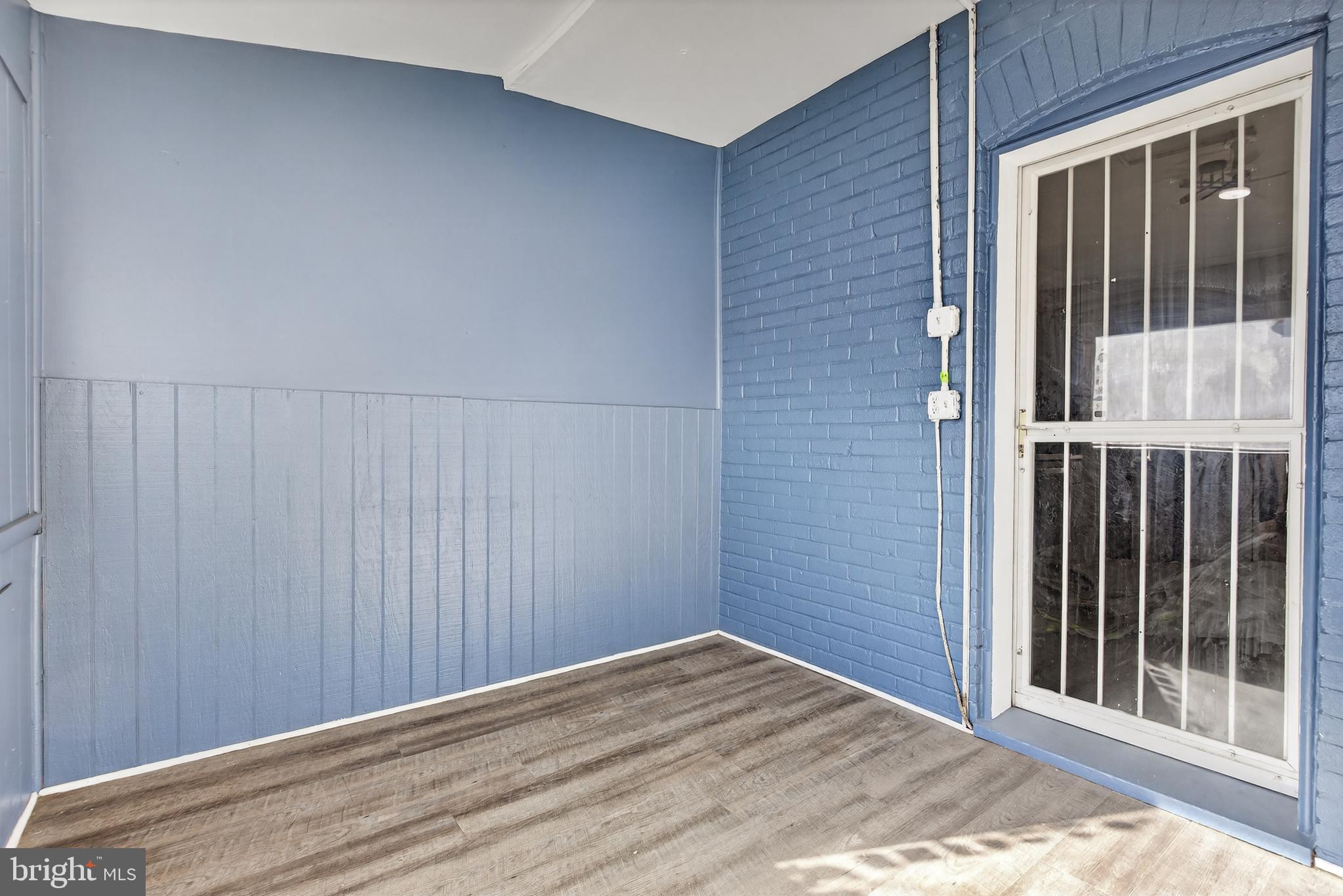 724 York Street York, PA 17403 - Photo 17 of 28 a view of wooden floor and a window