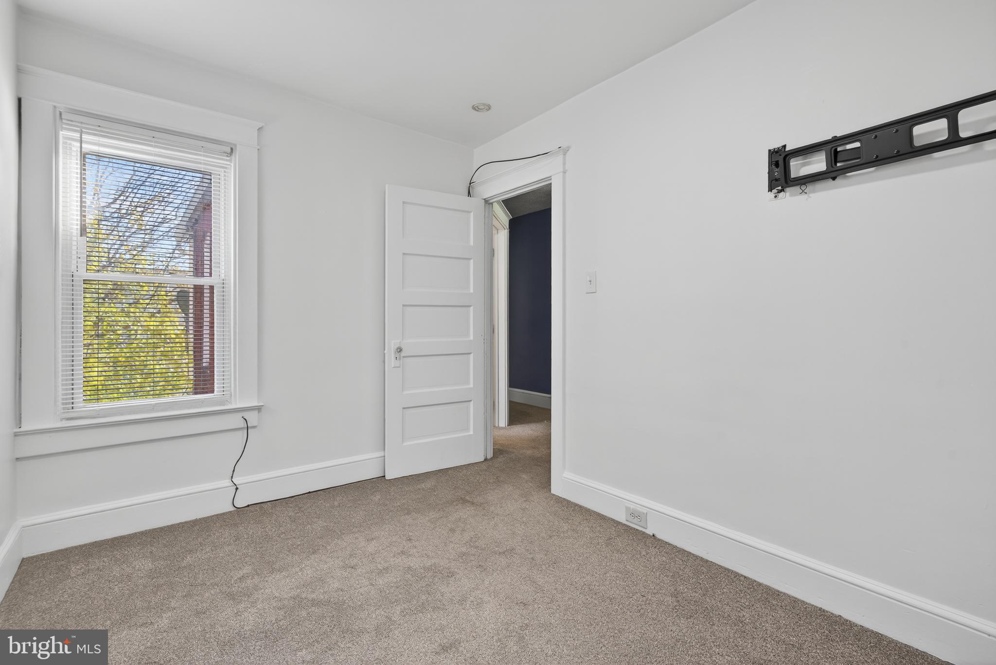 724 York Street York, PA 17403 - Photo 23 of 28 an empty room with windows