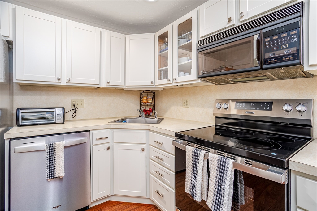 920 Ridgefield Circle, Unit 920B Clinton, MA 01510 - Photo 4 of 33 Gallery Image 4
