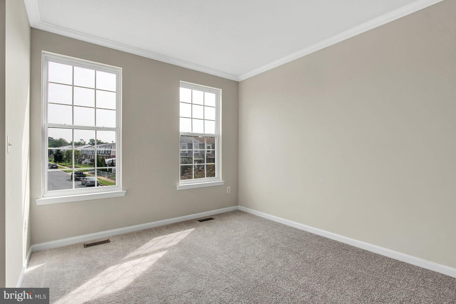 532 Grovethorn Road Baltimore, MD 21220 - Photo 12 of 30 an empty room with a window