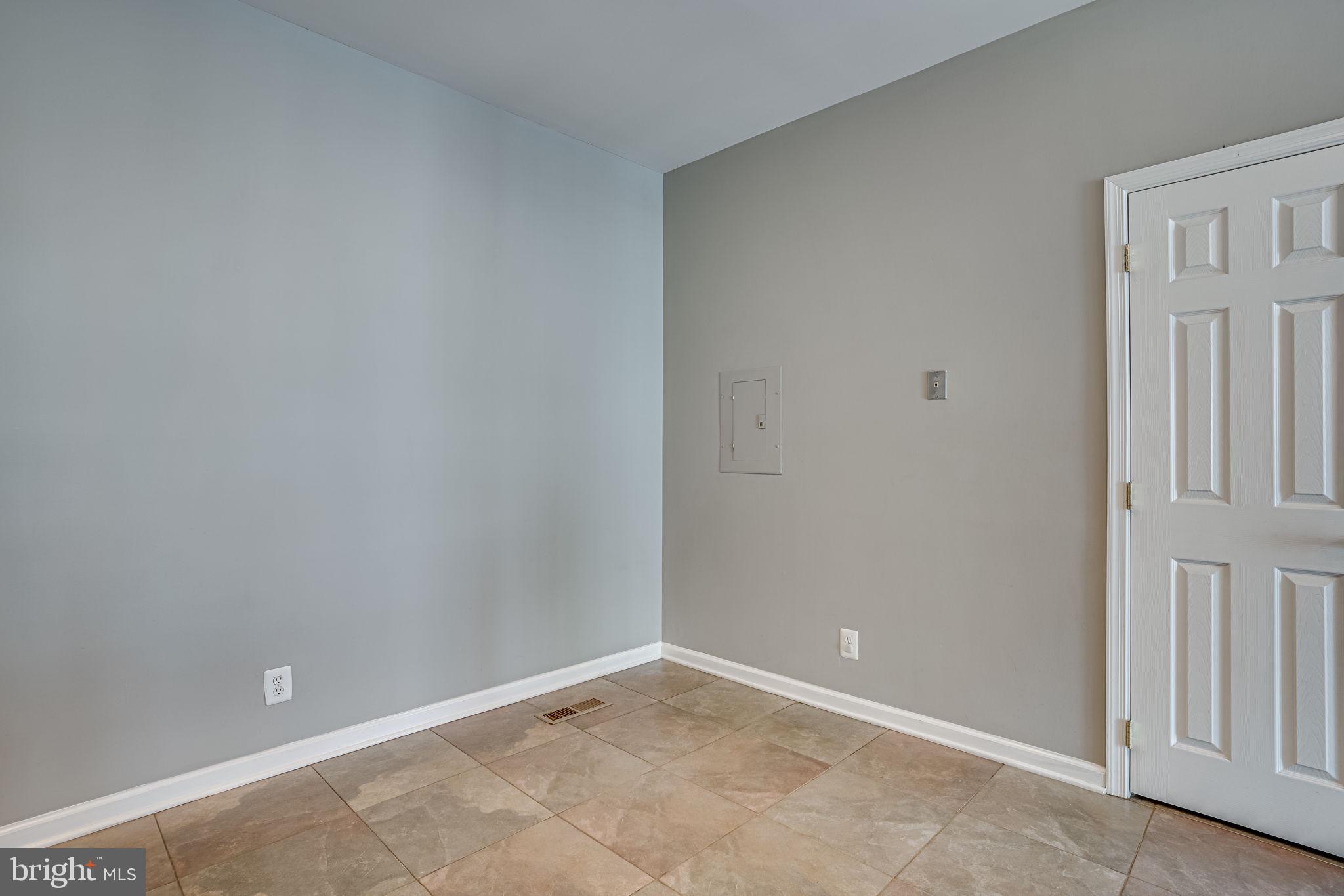 6321 Eagle Ridge Lane, Unit B Alexandria, VA 22312 - Photo 20 of 39 a view of an empty room