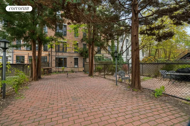 $3,995,000 | 323 President Street | Carroll Gardens