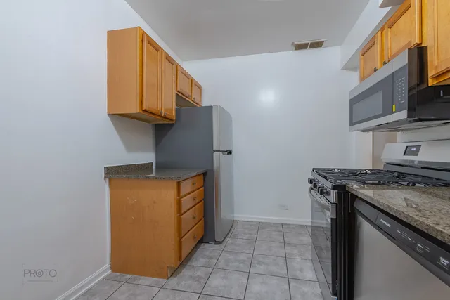 $185,000 | 3100 West Argyle Street, Unit G, Chicago, IL 60625