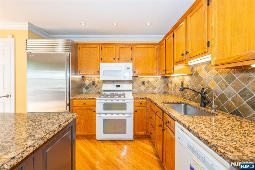 43 Morning Watch Road Wayne, NJ 07470 - Photo 15 of 46