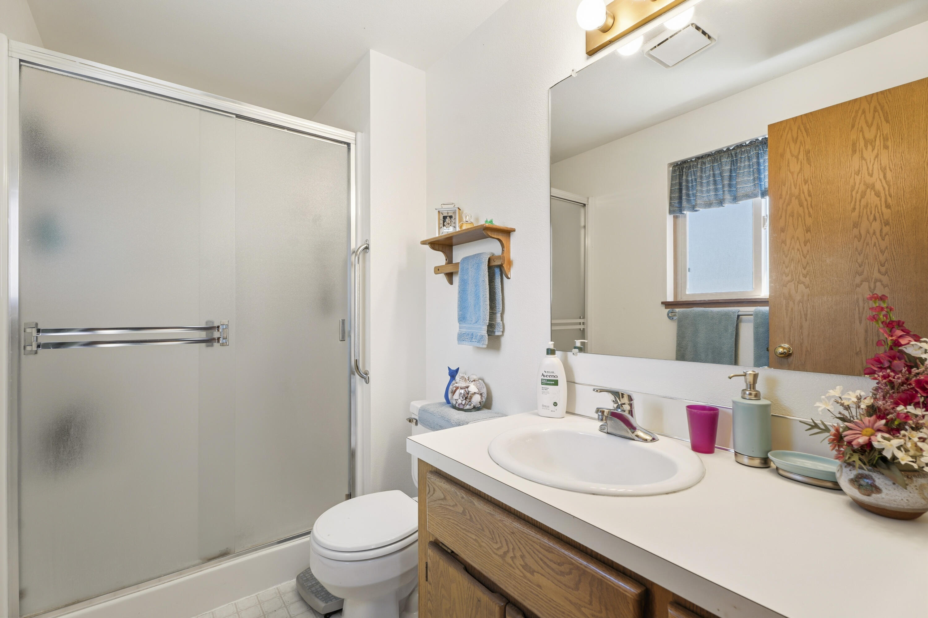 8449 Southwest Shad Road Terrebonne, OR 97760 - Photo 21 of 46 21-Bedroom