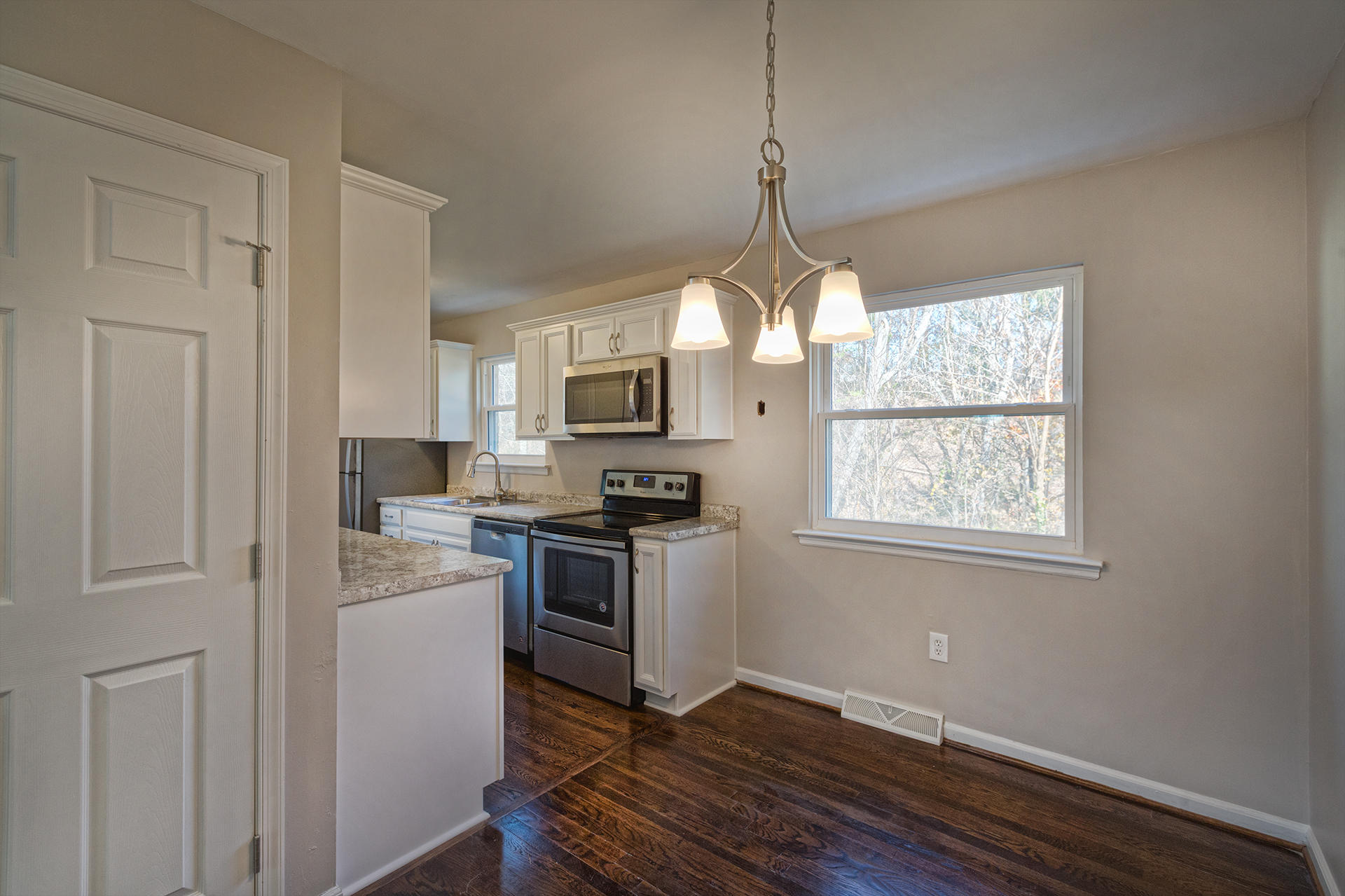 2719 Beaver Brook Road Salem, VA 24153 - Photo 11 of 25 Dining Area to Kitchen