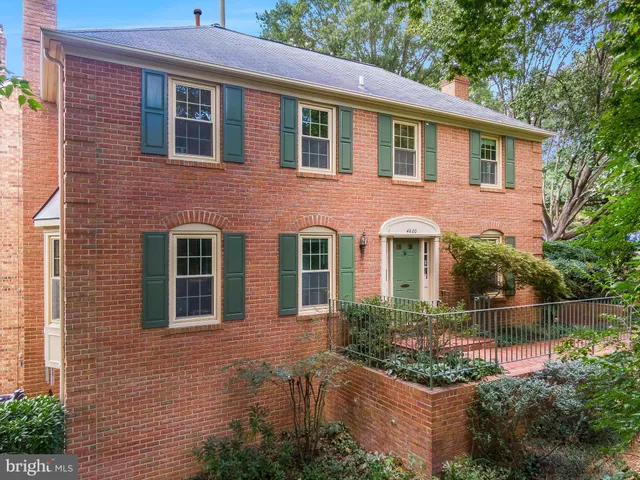 $1,050,000 | 4600 4th Road North, Arlington, VA 22203