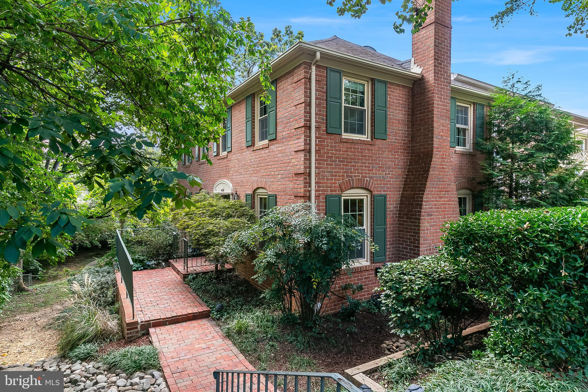 4600 4th Road North Arlington, VA 22203 - Photo 3 of 13 End unit townouse