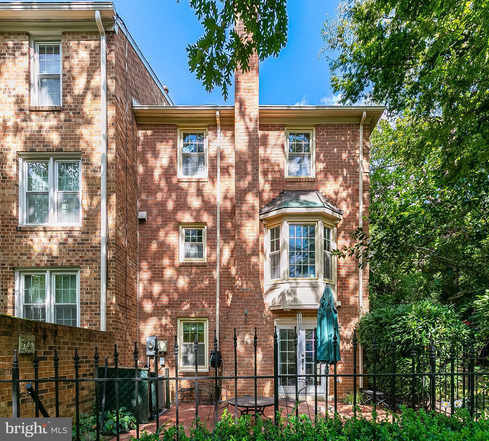 4600 4th Road North Arlington, VA 22203 - Photo 5 of 13 Great outdoor space