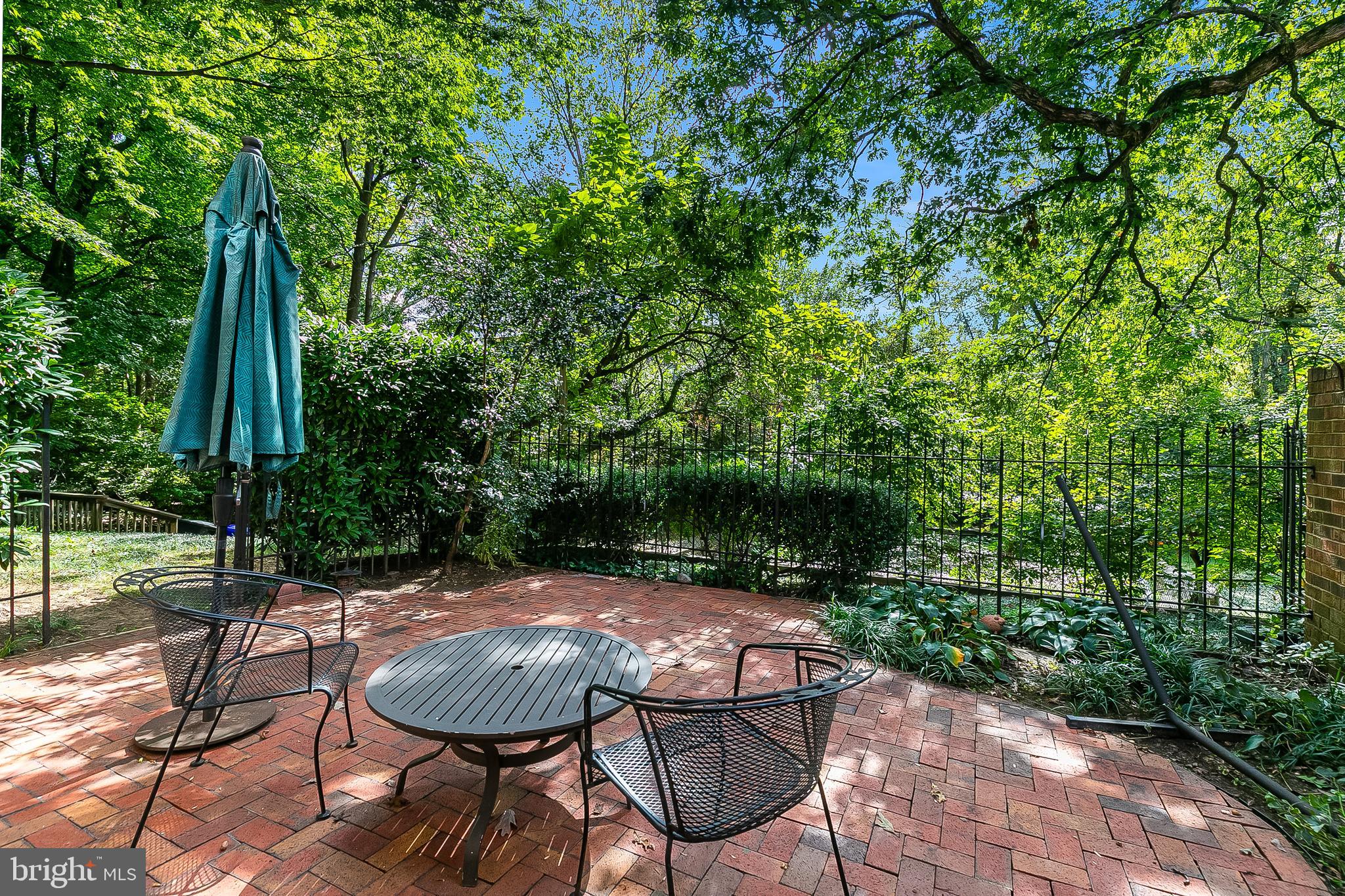 4600 4th Road North Arlington, VA 22203 - Photo 6 of 13 Fenced and serene setting