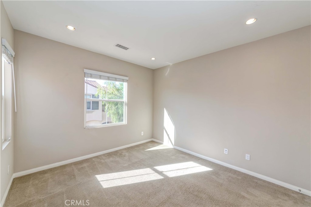 63 Waterleaf Irvine, CA 92620 - Photo 16 of 49