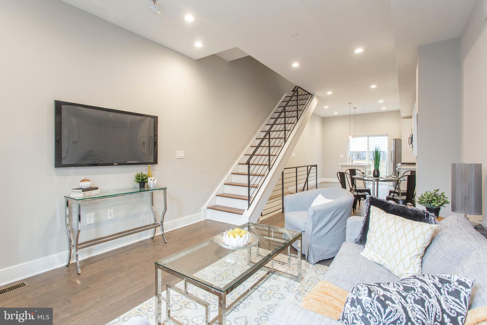 542 Pierce Street Philadelphia, PA 19148 - Photo 4 of 51