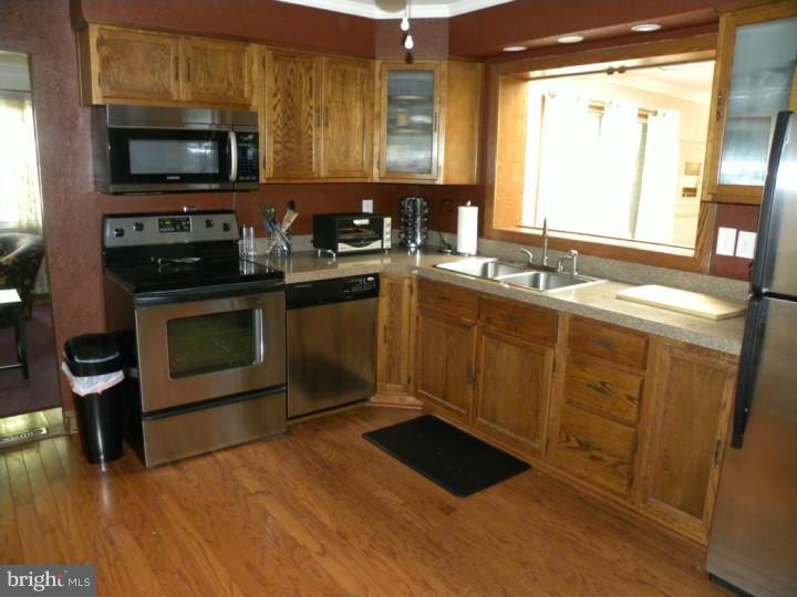 211 Woodcrest Road Media, PA 19063 - Photo 6 of 12 Kitchen