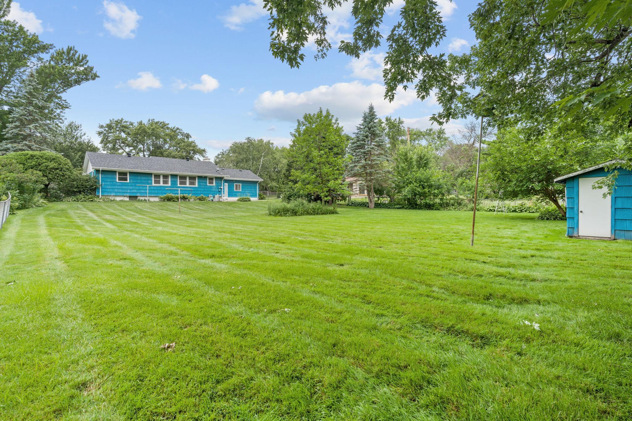 413 Whitegate Lane Wayzata, MN 55391 - Photo 10 of 48