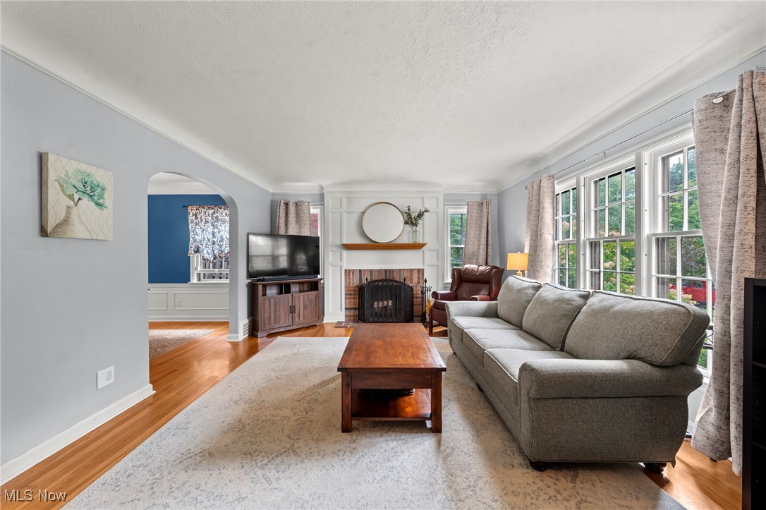 2611 Charney Road Cleveland, OH 44118 - Photo 6 of 38 Gallery Image 6