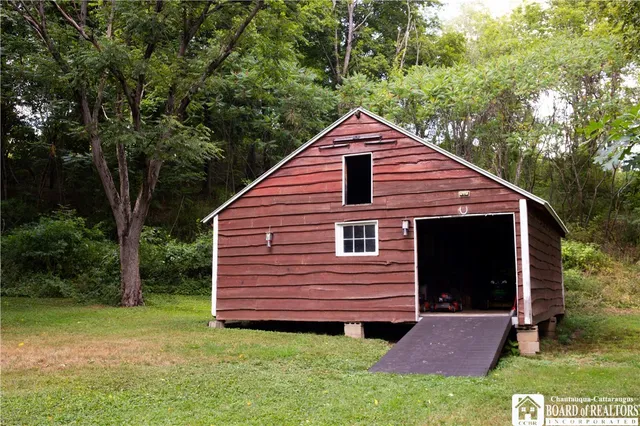 $340,000 | 10250 Highway 39, Springville, NY 14141