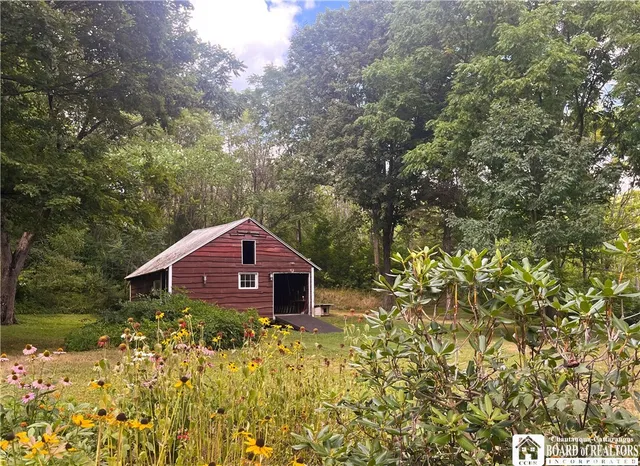 $340,000 | 10250 Highway 39, Springville, NY 14141