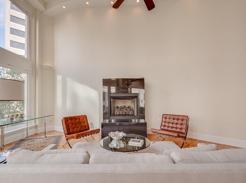 97 Monroe Avenue Memphis, TN 38103 - Photo 16 of 25 a living room with furniture