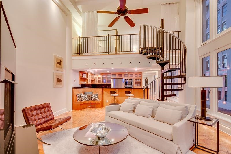 97 Monroe Avenue Memphis, TN 38103 - Photo 24 of 25 a living room with furniture
