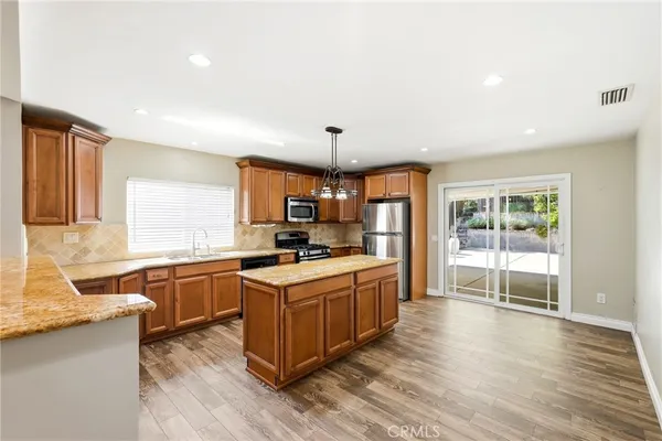 $889,900 | 14015 Candlewood Drive, Sylmar, CA 91342
