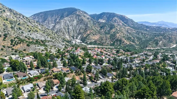 $889,900 | 14015 Candlewood Drive, Sylmar, CA 91342