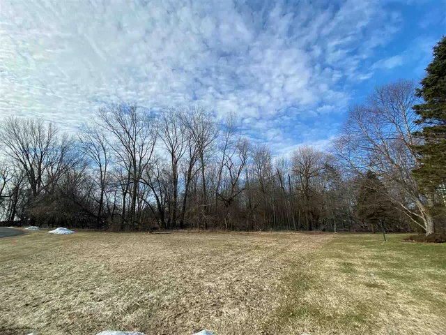 $29,900 | 4000 Michigan Shores Drive, Menominee, MI 49858