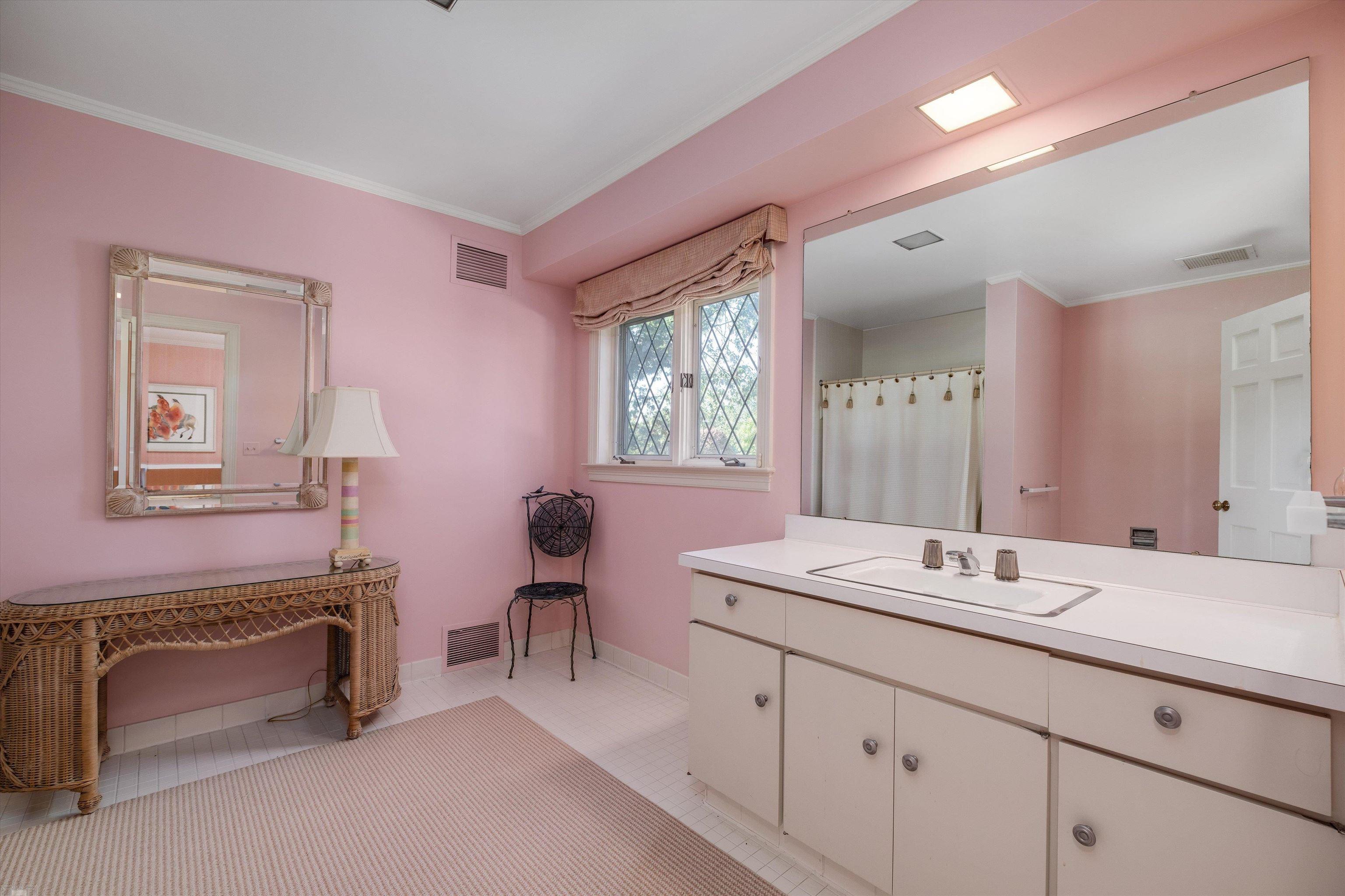 382 Provencal Road Grosse Pointe, MI 48236 - Photo 48 of 95 2nd Floor Full Bath #2