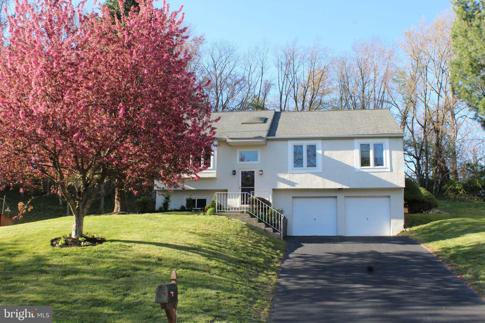 470 Ridge Lane Springfield, PA 19064 - Photo 1 of 36