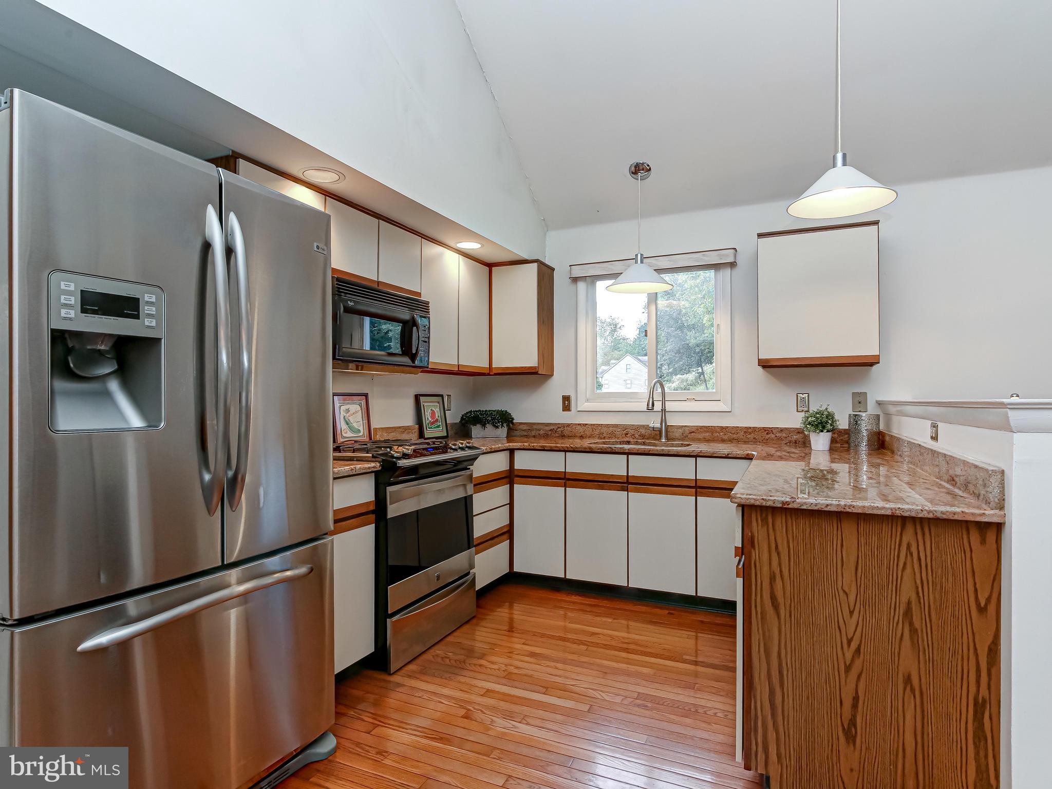 470 Ridge Lane Springfield, PA 19064 - Photo 17 of 36 Open Concept Kitchen