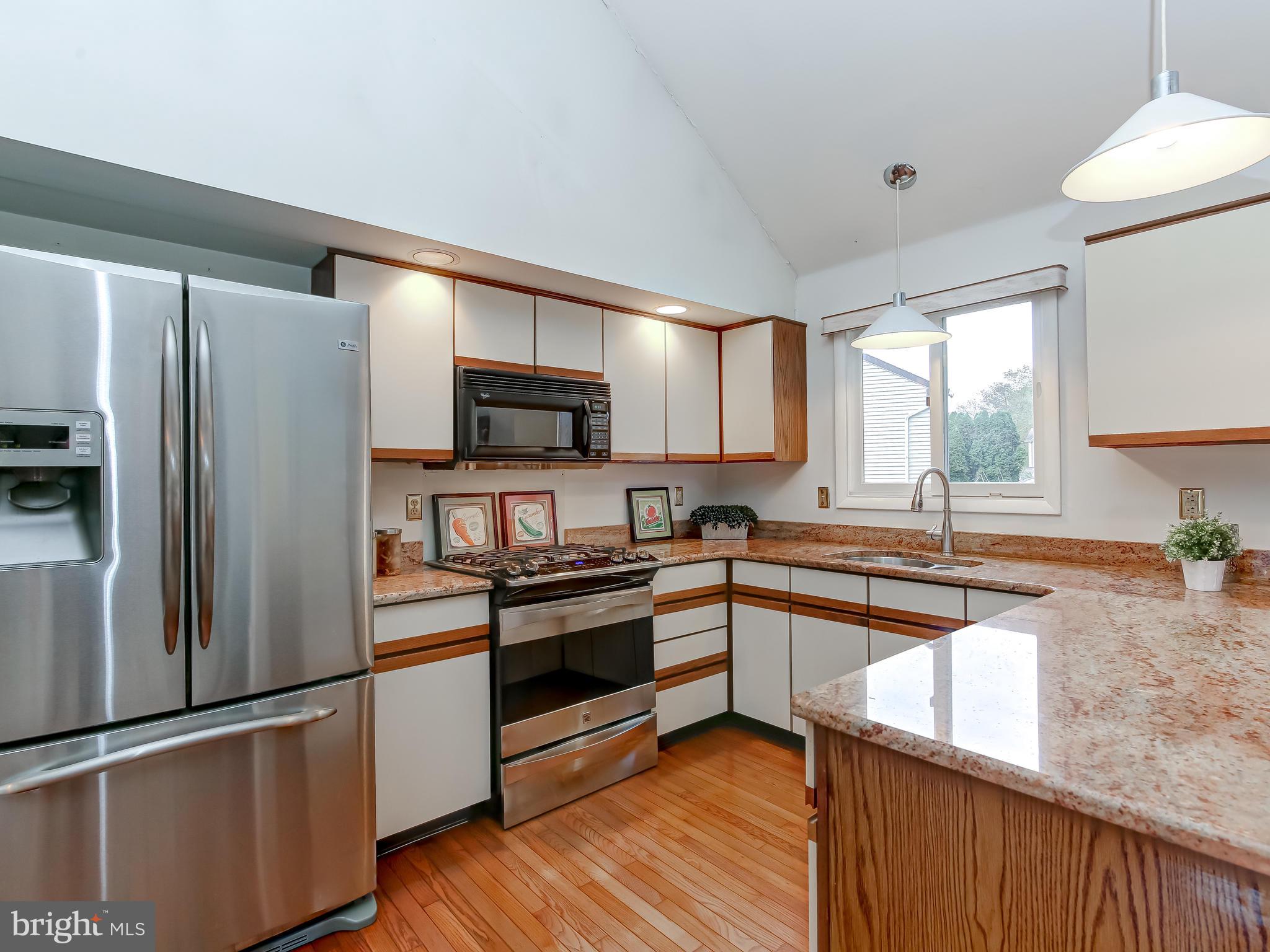 470 Ridge Lane Springfield, PA 19064 - Photo 18 of 36 Open Concept Kitchen