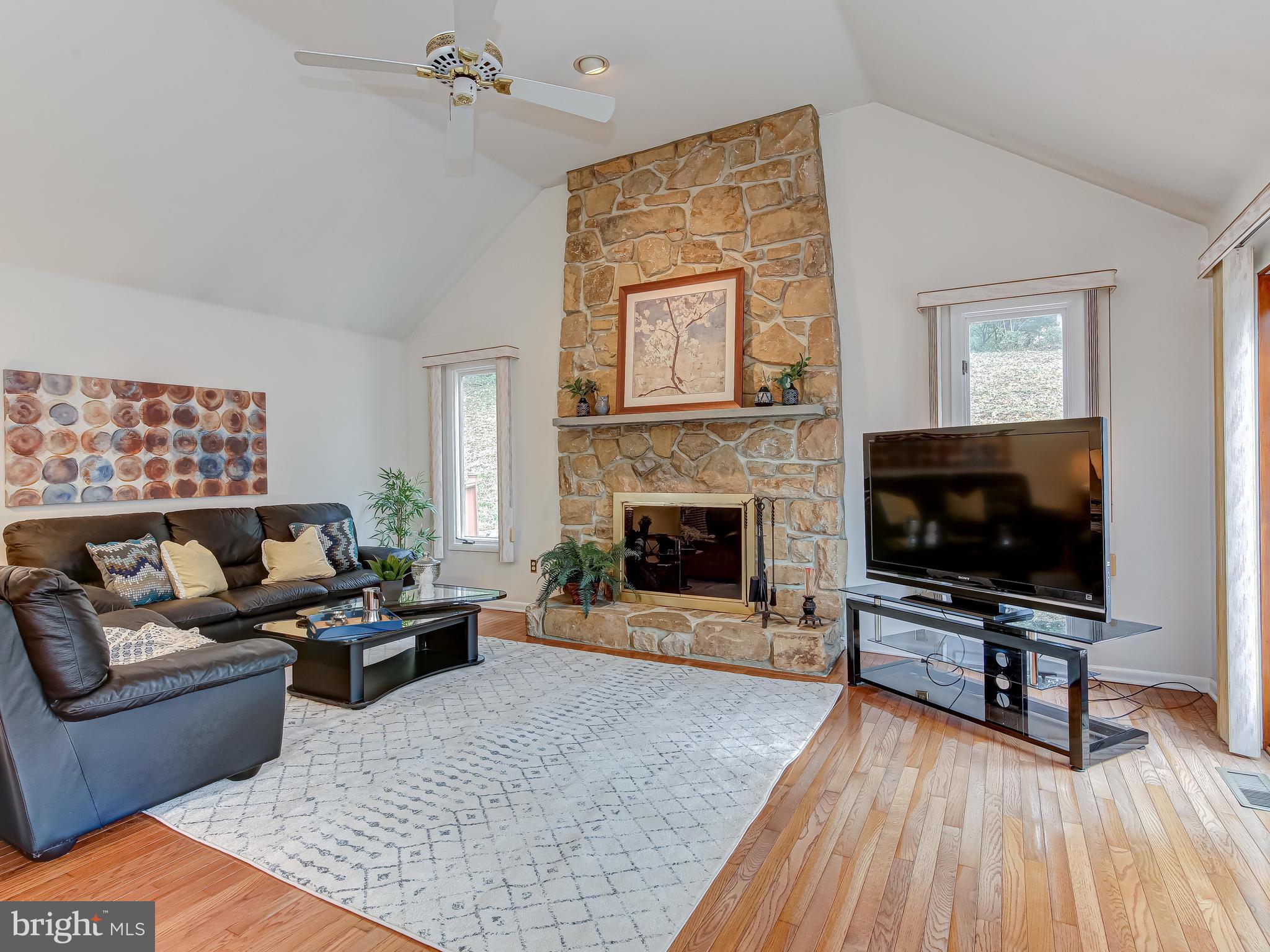 470 Ridge Lane Springfield, PA 19064 - Photo 8 of 36 Family Room/Great Room
