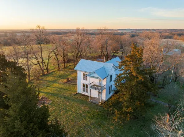 $1,165,550 | 46863 East 192nd Street, Norborne, MO 64668