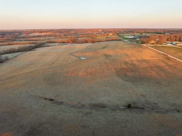 $1,165,550 | 46863 East 192nd Street, Norborne, MO 64668