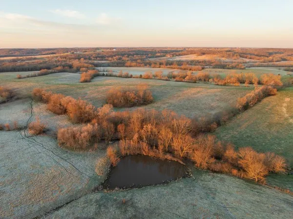 $1,165,550 | 46863 East 192nd Street, Norborne, MO 64668