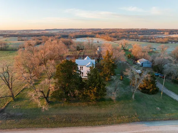 $1,165,550 | 46863 East 192nd Street, Norborne, MO 64668