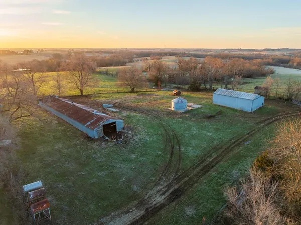 $1,165,550 | 46863 East 192nd Street, Norborne, MO 64668