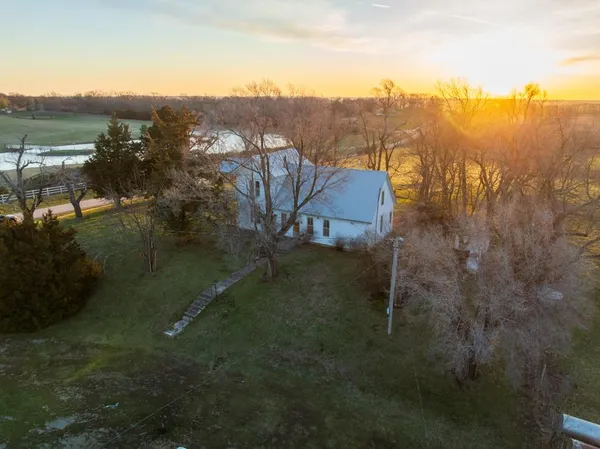 $1,165,550 | 46863 East 192nd Street, Norborne, MO 64668