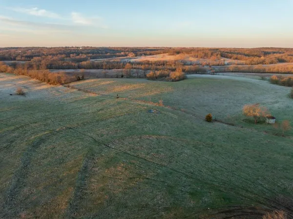 $1,165,550 | 46863 East 192nd Street, Norborne, MO 64668