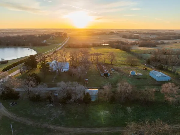 $1,165,550 | 46863 East 192nd Street, Norborne, MO 64668