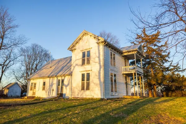 $1,165,550 | 46863 East 192nd Street, Norborne, MO 64668