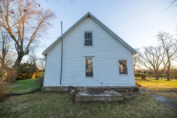 $1,165,550 | 46863 East 192nd Street, Norborne, MO 64668