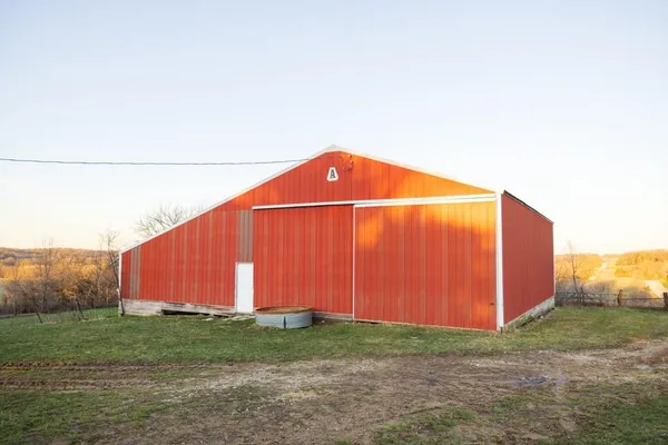 $1,165,550 | 46863 East 192nd Street, Norborne, MO 64668