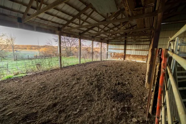 $1,165,550 | 46863 East 192nd Street, Norborne, MO 64668