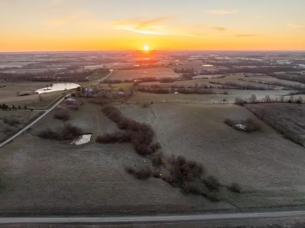 $1,165,550 | 46863 East 192nd Street, Norborne, MO 64668