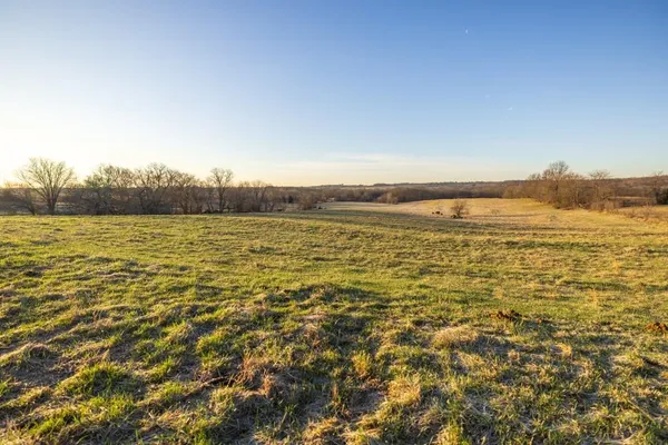 $1,165,550 | 46863 East 192nd Street, Norborne, MO 64668