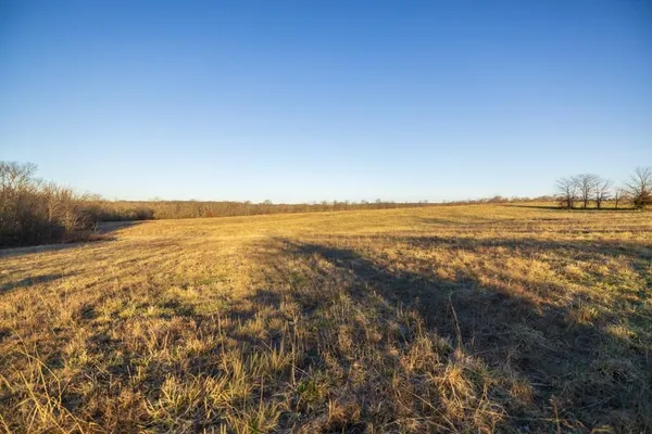 $1,165,550 | 46863 East 192nd Street, Norborne, MO 64668