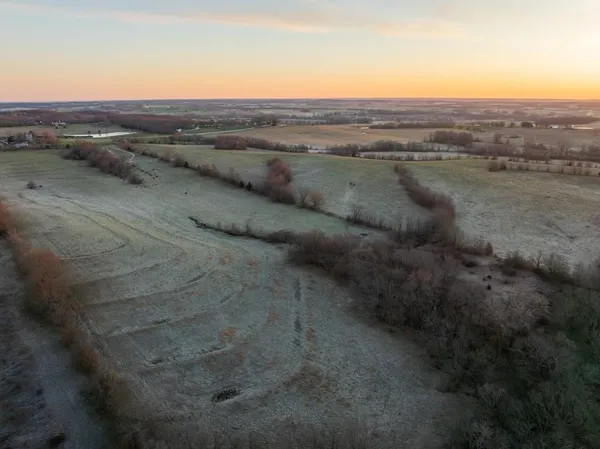 $1,165,550 | 46863 East 192nd Street, Norborne, MO 64668