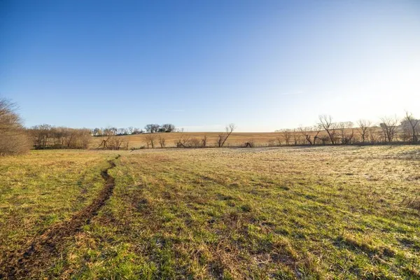 $1,165,550 | 46863 East 192nd Street, Norborne, MO 64668